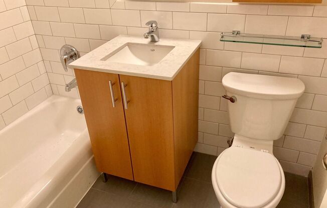 Studio, 1 bath, 440 sqft, $2,150, Unit 0113