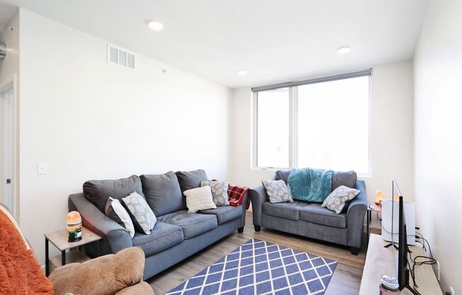 2 beds, 2 baths, 792 sqft, $1,350, Unit #303