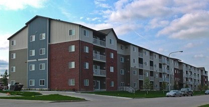 3 beds, 2 baths, 1,285 sqft, $1,425, Unit 124