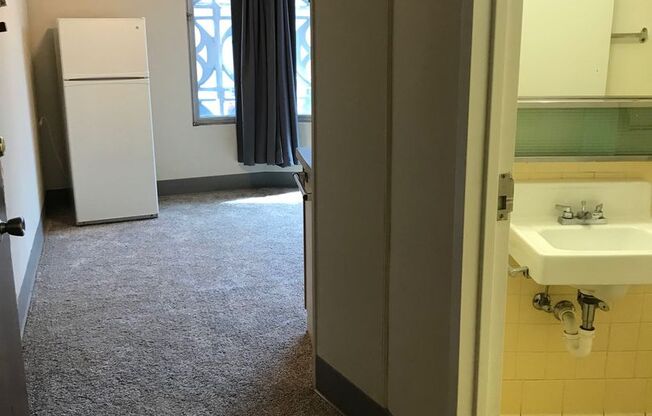 Studio, 1 bath, $750, Unit 273