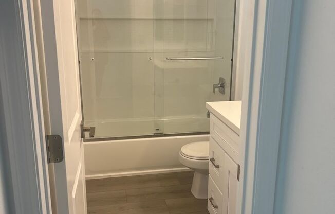 2 beds, 1 bath, 802 sqft, $2,595, Unit 6700-A