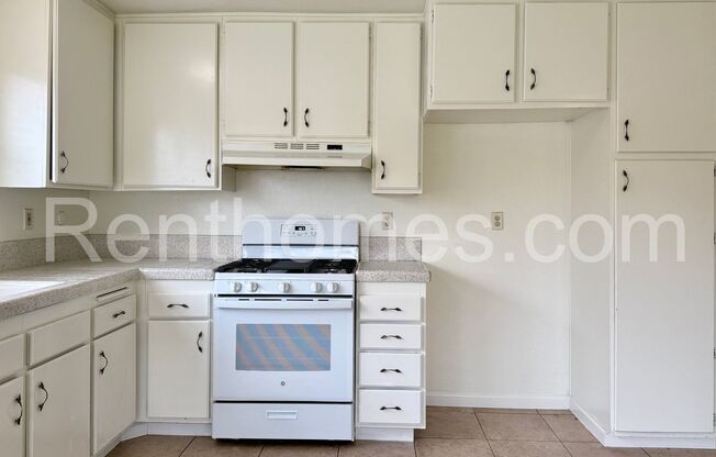 Mira Mesa, 8575 Keystone Ct, Cul-De-Sac, Near All, Fenced Yard, Attached 2 Car Garage with Opener.