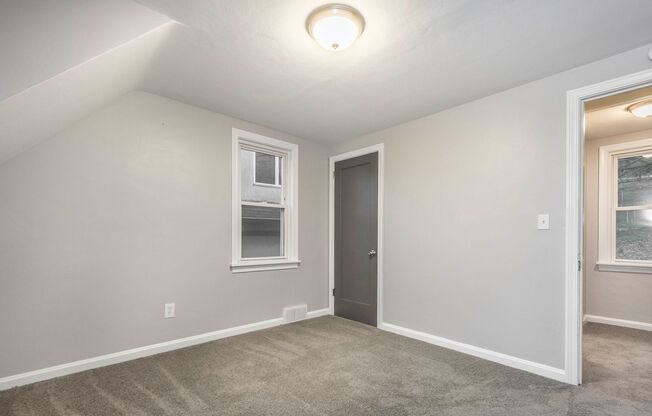 2 beds, 1 bath, $1,599