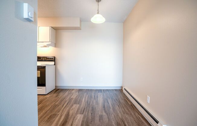 1 bed, 1 bath, 642 sqft, $1,150