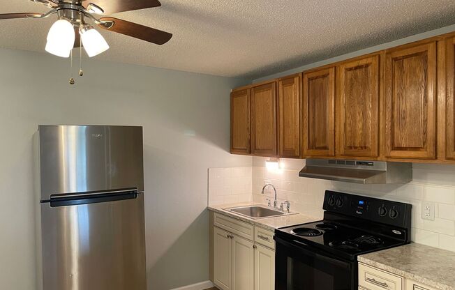 1 bed, 1 bath, 610 sqft, $1,100, Unit 46