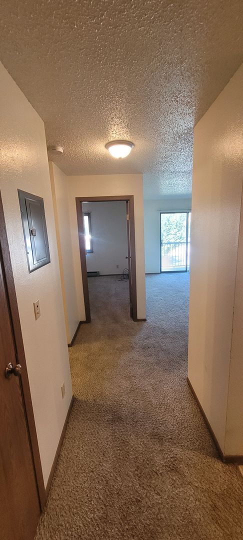 1 bed, 1 bath, 600 sqft, $650, Unit 206