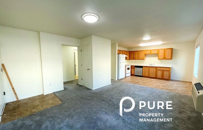 2 beds, 1 bath, $1,350, Unit 7