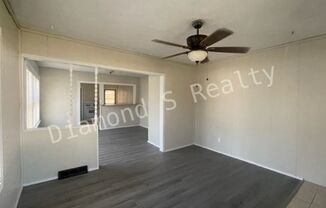 2 beds, 1 bath, $899