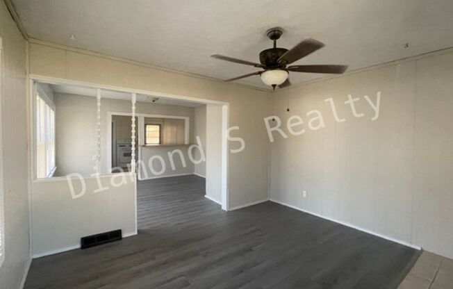 2 beds, 1 bath, $899