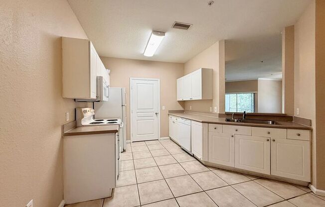 9301 CRES LOOP CIR