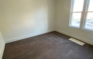 3 beds, 1.5 baths, $980