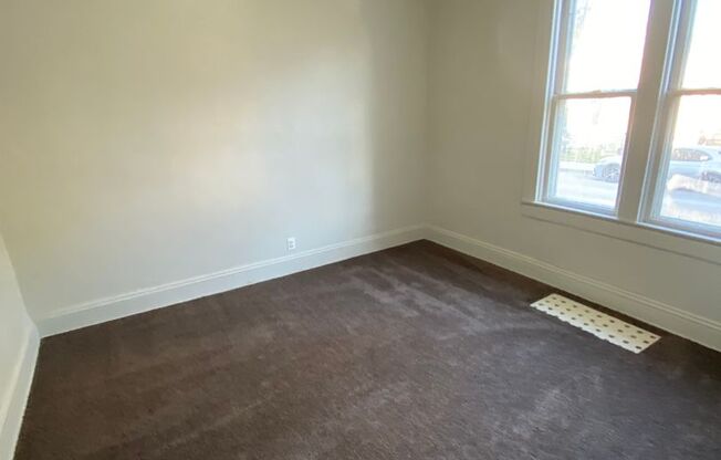 1317 ZOLLARS AVE