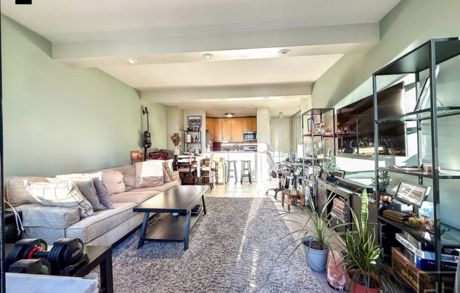 1 bed, 1 bath, 723 sqft, $4,299, Unit 16C