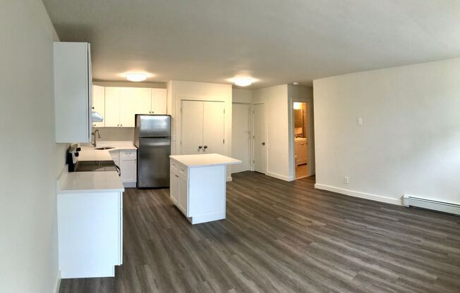 1 bed, 1 bath, 566 sqft, $2,000, Unit 114