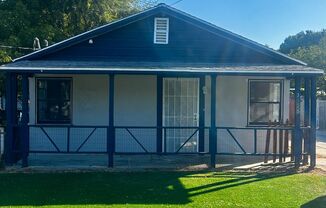 Everest Ave (3925)