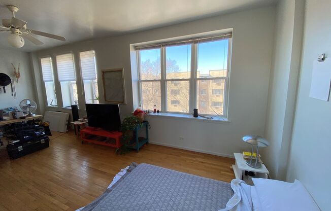 1 bed, 1 bath, 550 sqft, $1,695, Unit 5959-301