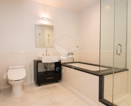1 bed, 1 bath, 1,704 sqft, $5,895, Unit 17M
