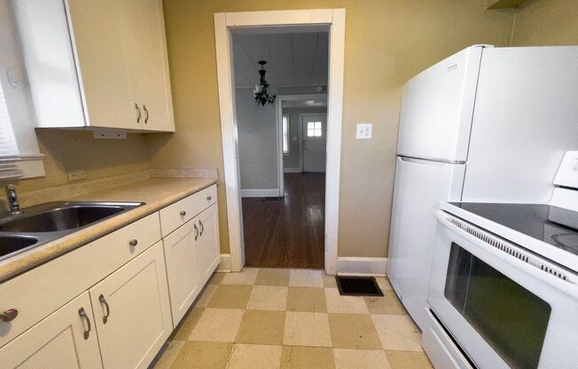 2 beds, 1 bath, $1,200