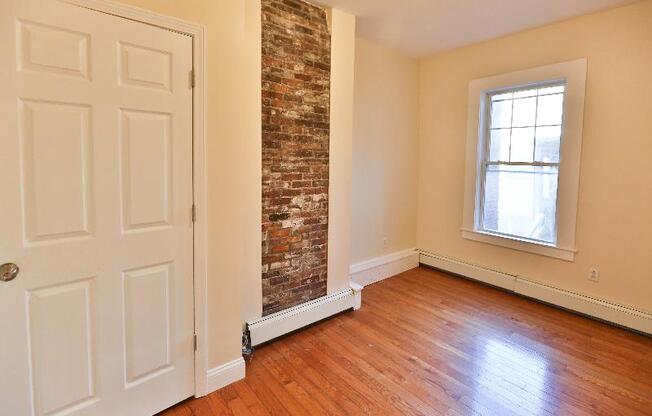 4 beds, 2 baths, $4,600, Unit 2
