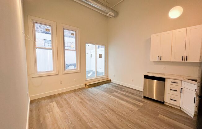 2 beds, 1 bath, 950 sqft, $1,895, Unit 518