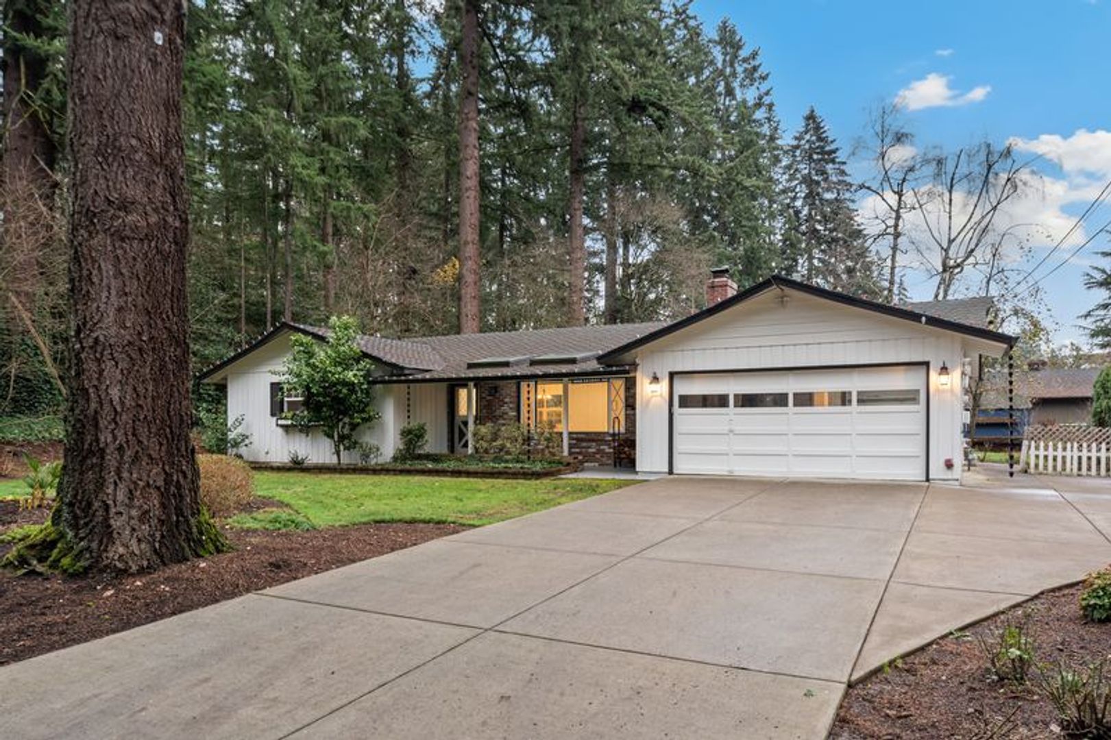 19032 SW Kristi Way, Lake Oswego, OR. 97035