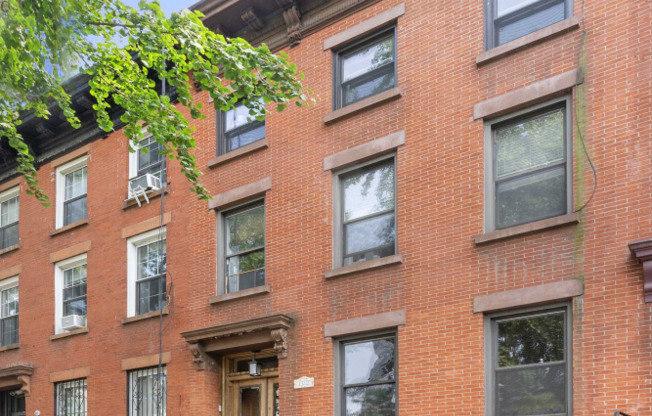 102 DEAN ST