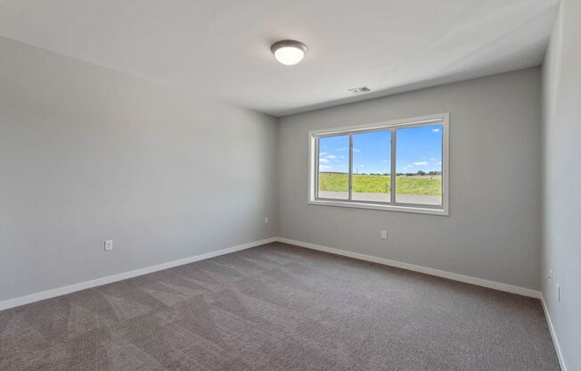 3 beds, 2 baths, 1,421 sqft, $1,500, Unit 307