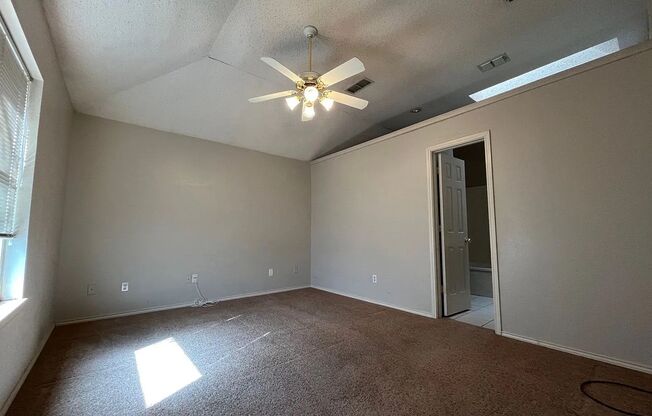 3 bedroom 3 bathroom in Frenship ISD!