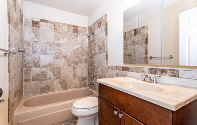 2 beds, 1.5 baths, 1,080 sqft, $2,495, Unit B101