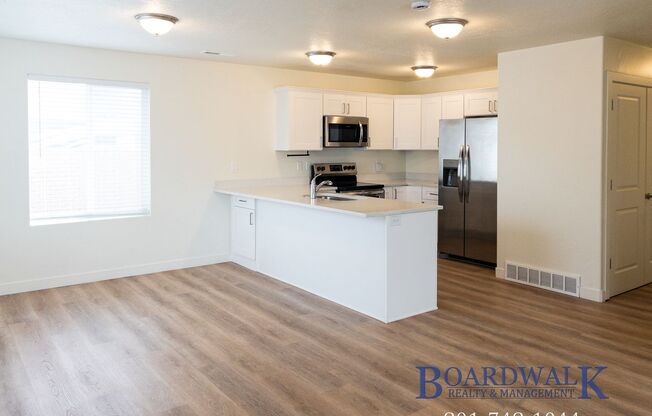 3 beds, 1 bath, 1,250 sqft, $1,375, Unit 328 E Main St #8