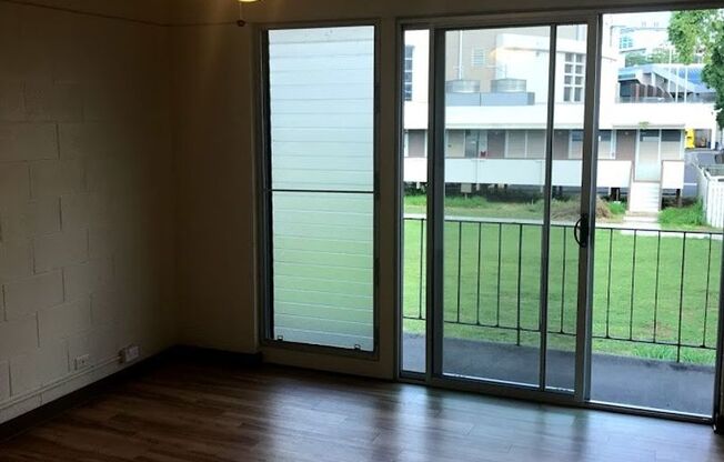 CLOSE to UH Manoa - 1-BR, 1-BATH, Small YARD....$1495  (Parking Available)
