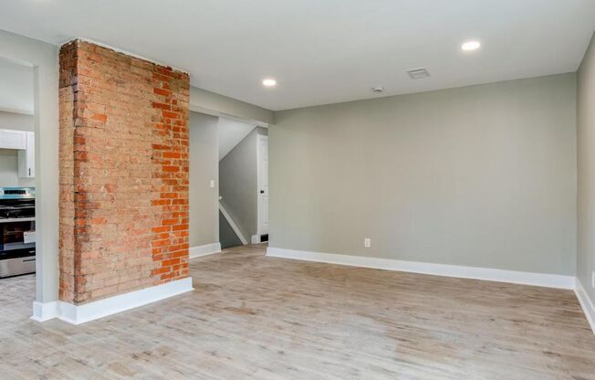 1221 4th Ave