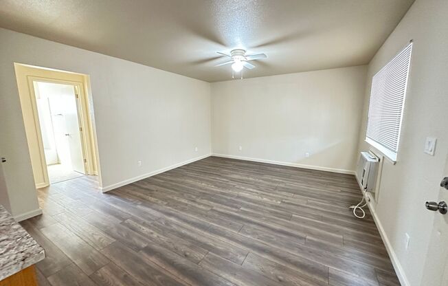 2 beds, 1 bath, $1,300, Unit 1100 E 17th St Apt 08