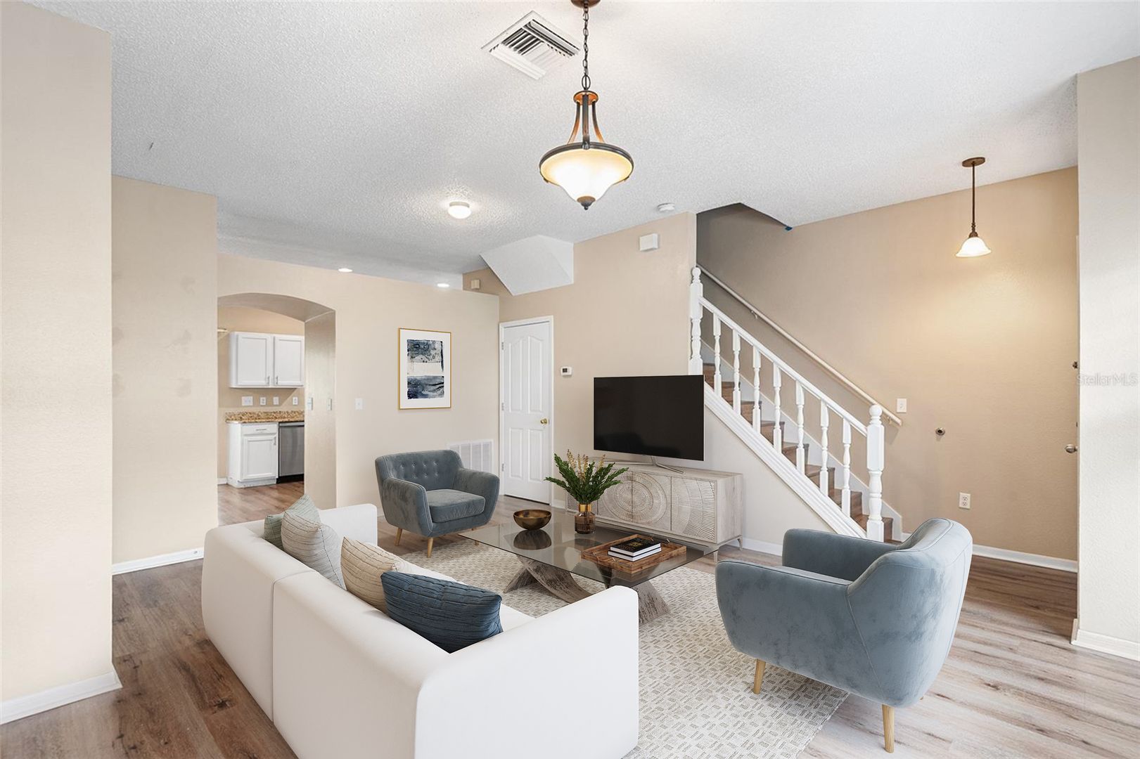 TAMPA TOWNHOME IN GATED COMMUNITY!