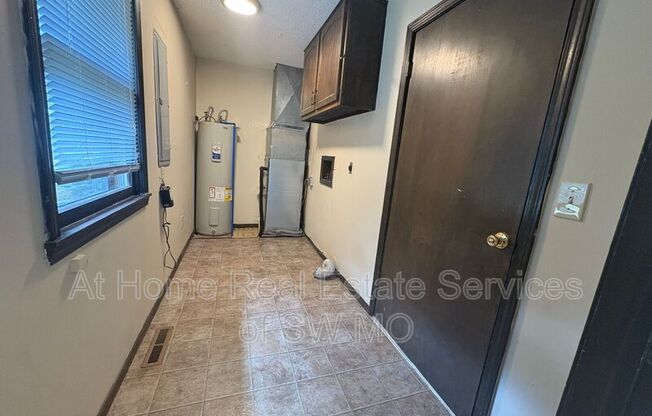 2250 W PKWY CIR