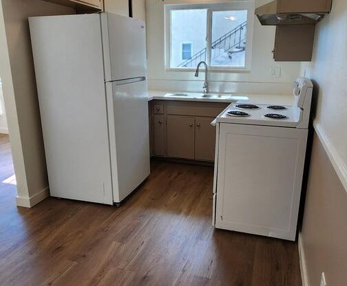 1 bed, 1 bath, $1,690, Unit D