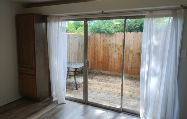 8802 Ilona Ln 8