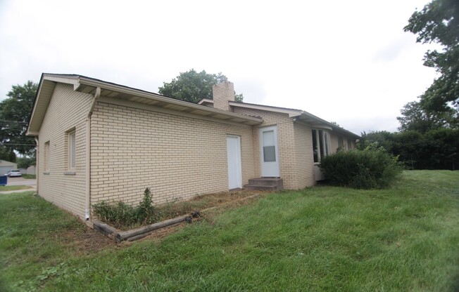 3 beds, 1.5 baths, $1,650