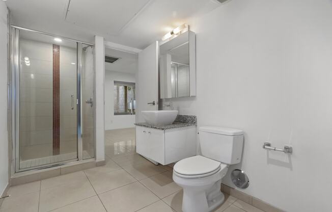 Bathroom at The Regency Apartments in Tempe AZ Nov 2020 (3)
