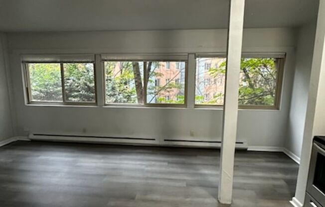 1 bed, 1 bath, 607 sqft, $1,395, Unit 105