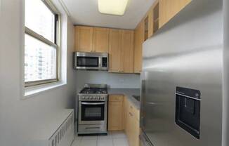 166 E 34th St