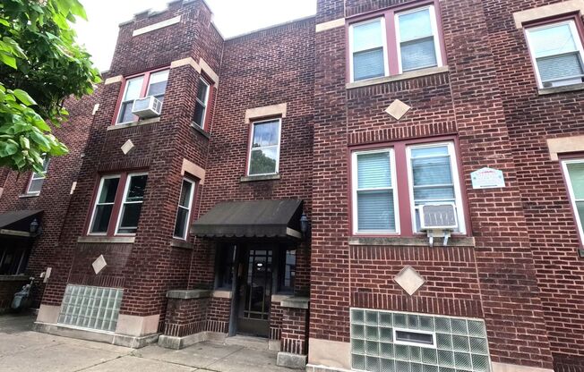 809 Lexington St,