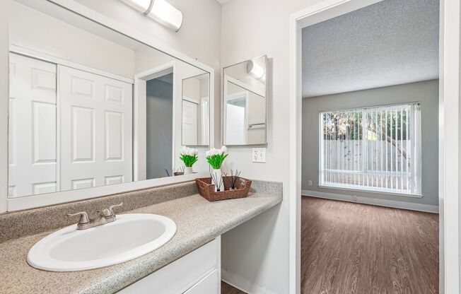Studio, 1 bath, 366 sqft, $1,225, Unit 47