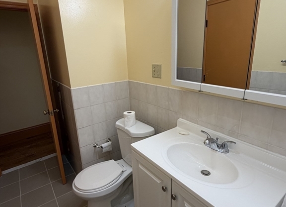 4 beds, 1 bath, 1,500 sqft, $2,800, Unit 2