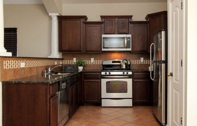 2216 Amber Point