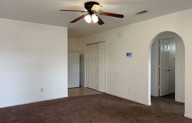 3 beds, 2 baths, $995, Unit 1407 Dugger Unit B