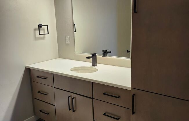 2 beds, 2 baths, 1,028 sqft, $1,700, Unit 403