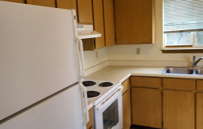 2 beds, 1 bath, 940 sqft, $1,250, Unit 4721