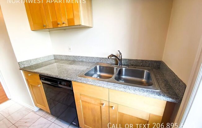 1709 E UN ST