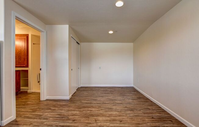 Studio, 1 bath, 288 sqft, $850, Unit Unit 3